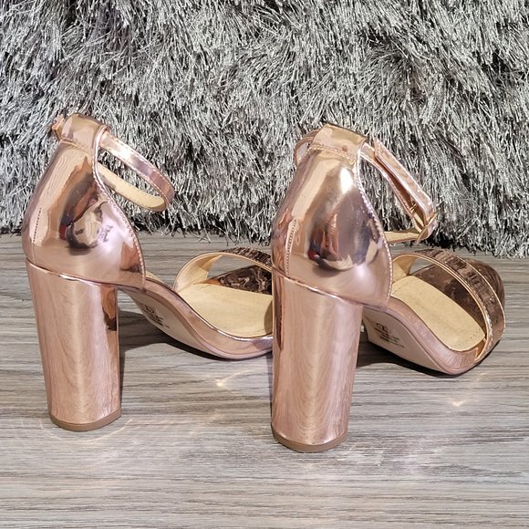 D Rose Gold Sandal with Chunky Heel Sz 7 - Picture 3 of 6